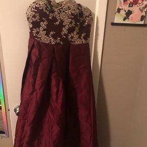 Strapless formal dress